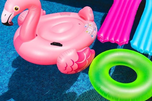 Vacances en famille: les campings avec piscine en Dordogne