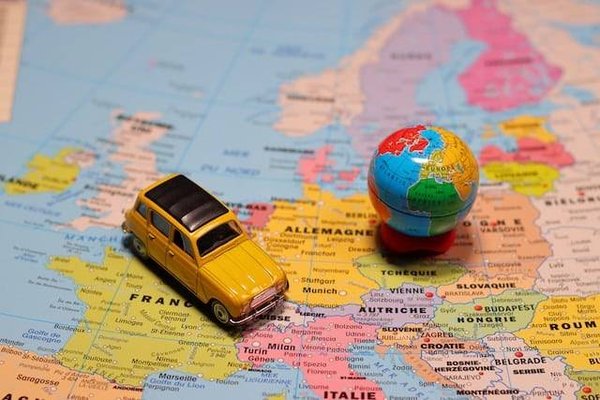 Quels sont les itinéraires conseillés pour un road trip en Alsace?